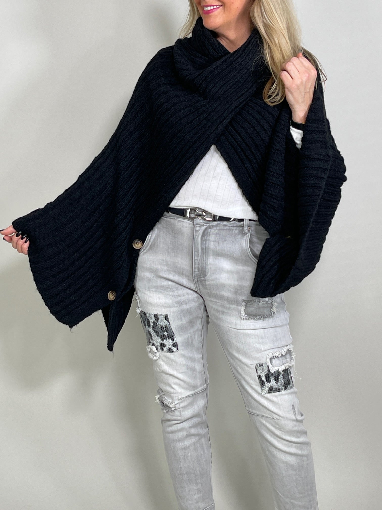 Strick-Poncho mit Ärmeln in versch. Farben Artikel 5506