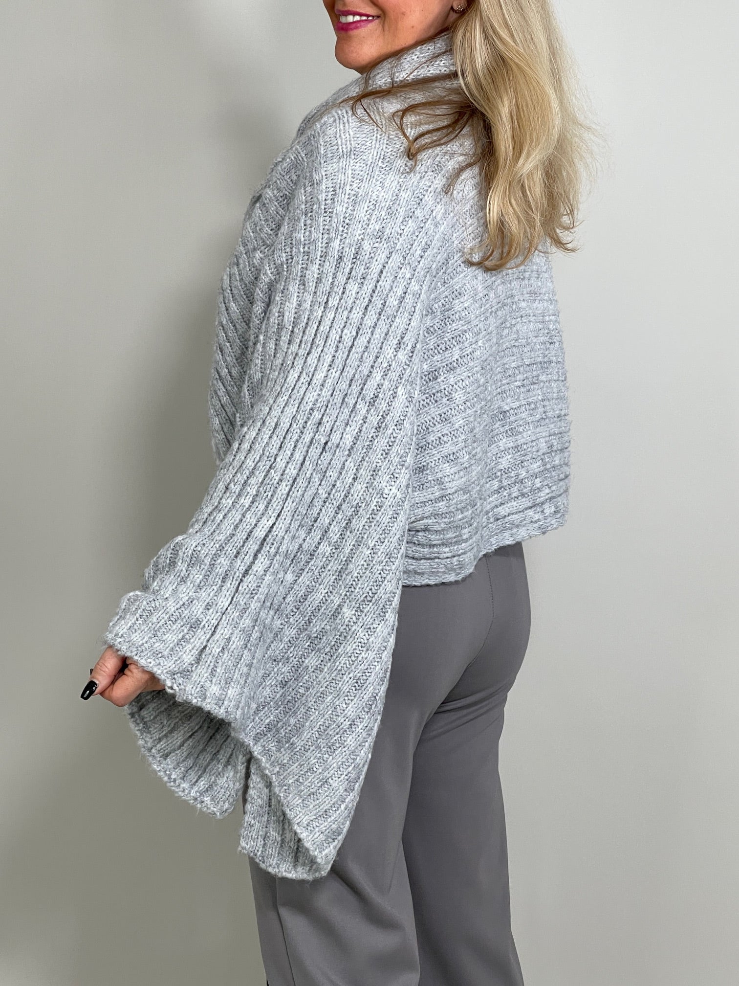 Strick-Poncho mit Ärmeln in versch. Farben Artikel 5506