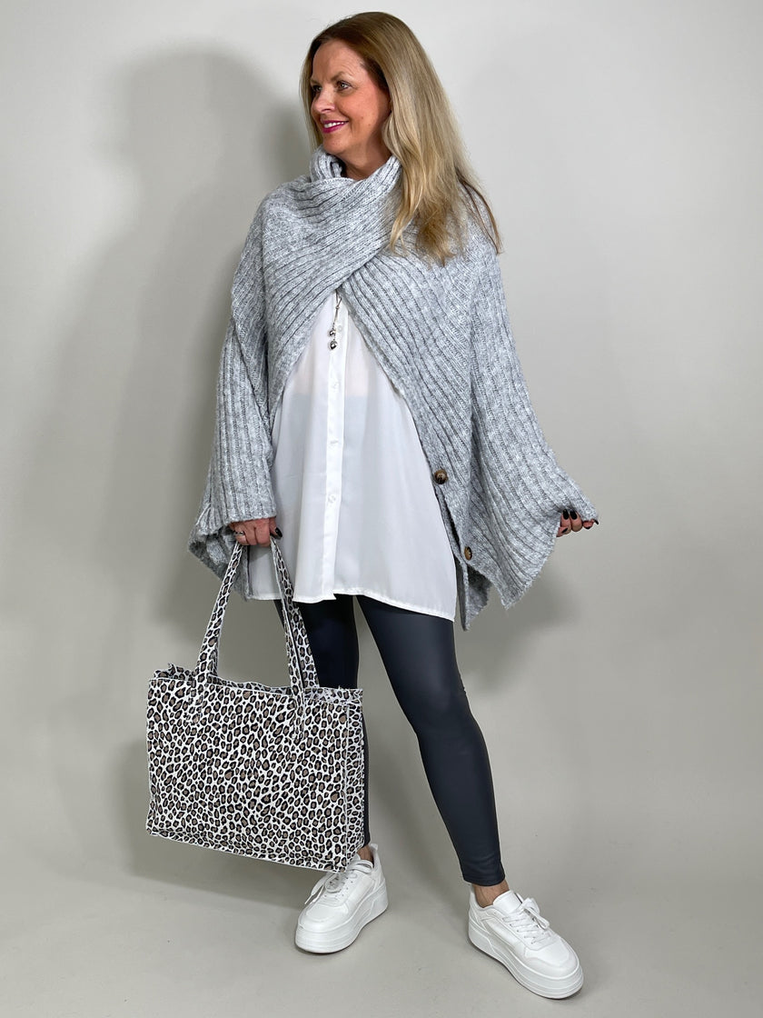 Strick-Poncho mit Ärmeln in versch. Farben Artikel 5506
