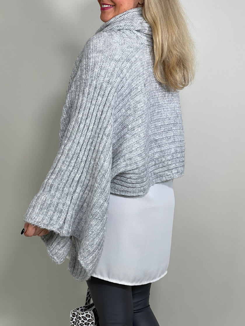 Strick-Poncho mit Ärmeln in versch. Farben Artikel 5506