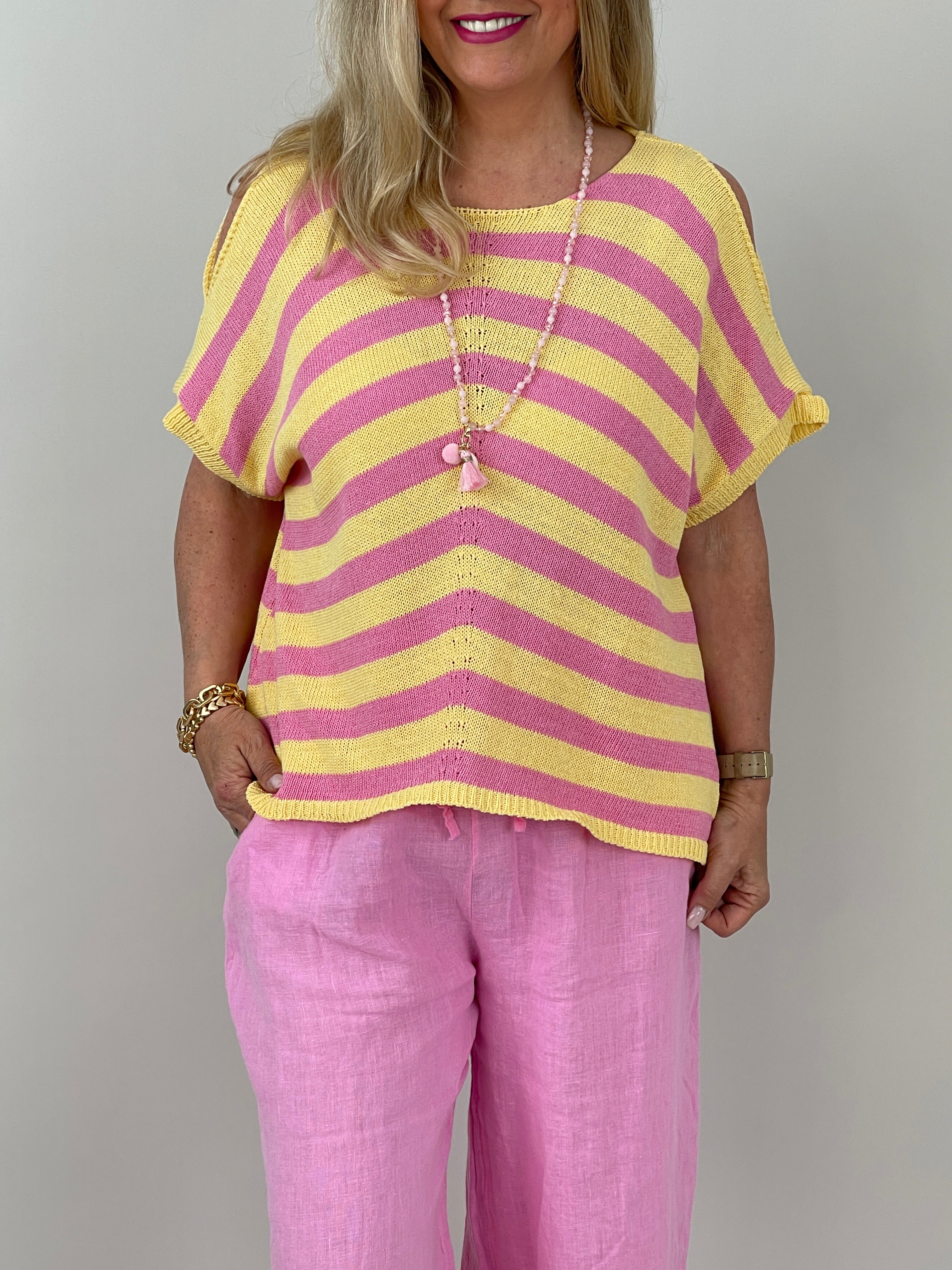 Leichter Strickpulli in Gelb/Pink