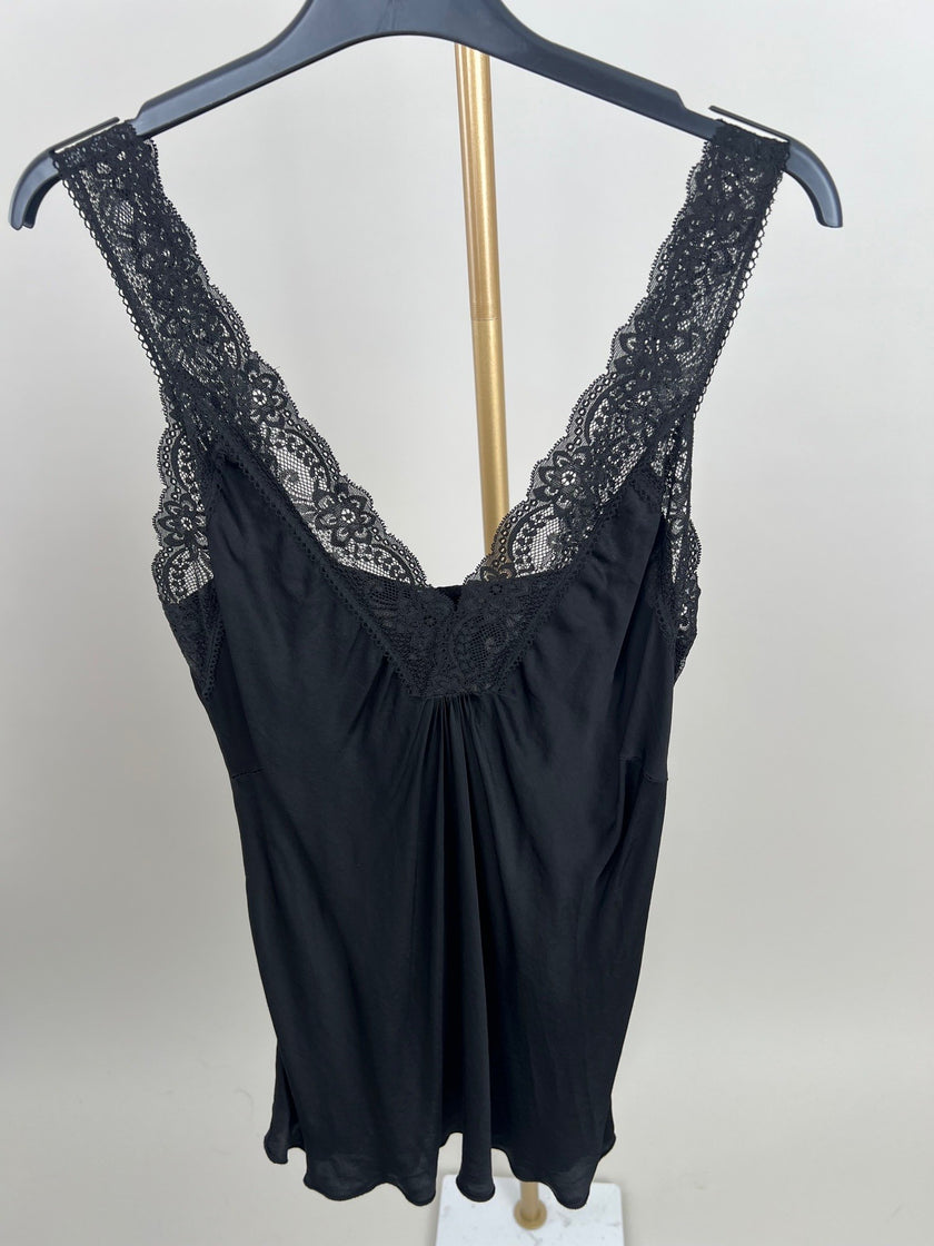 Top Satin-Optik mit Spitze in versch. Farben Artikel 5951