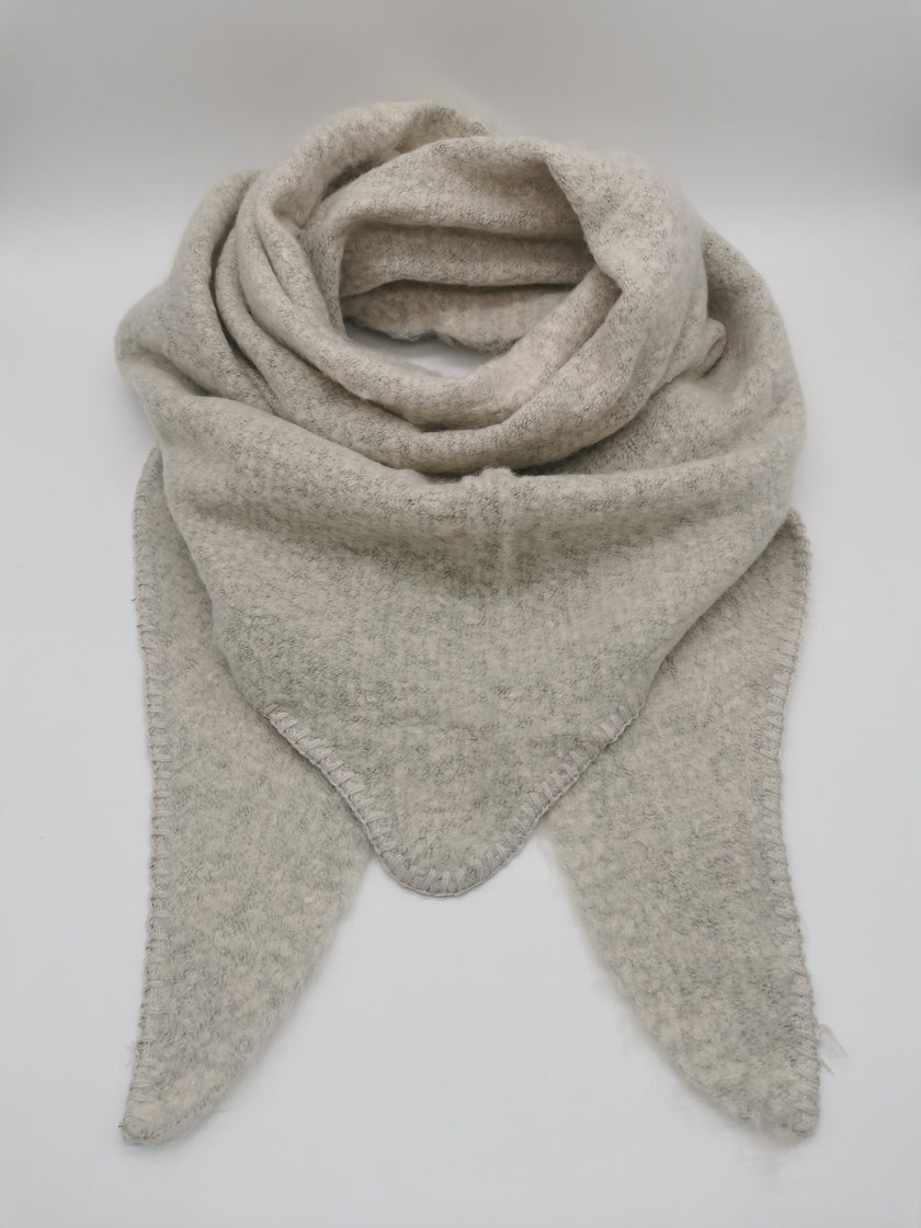 Dreieck-Schal Flauschig in versch. Farben  Artikel 2432