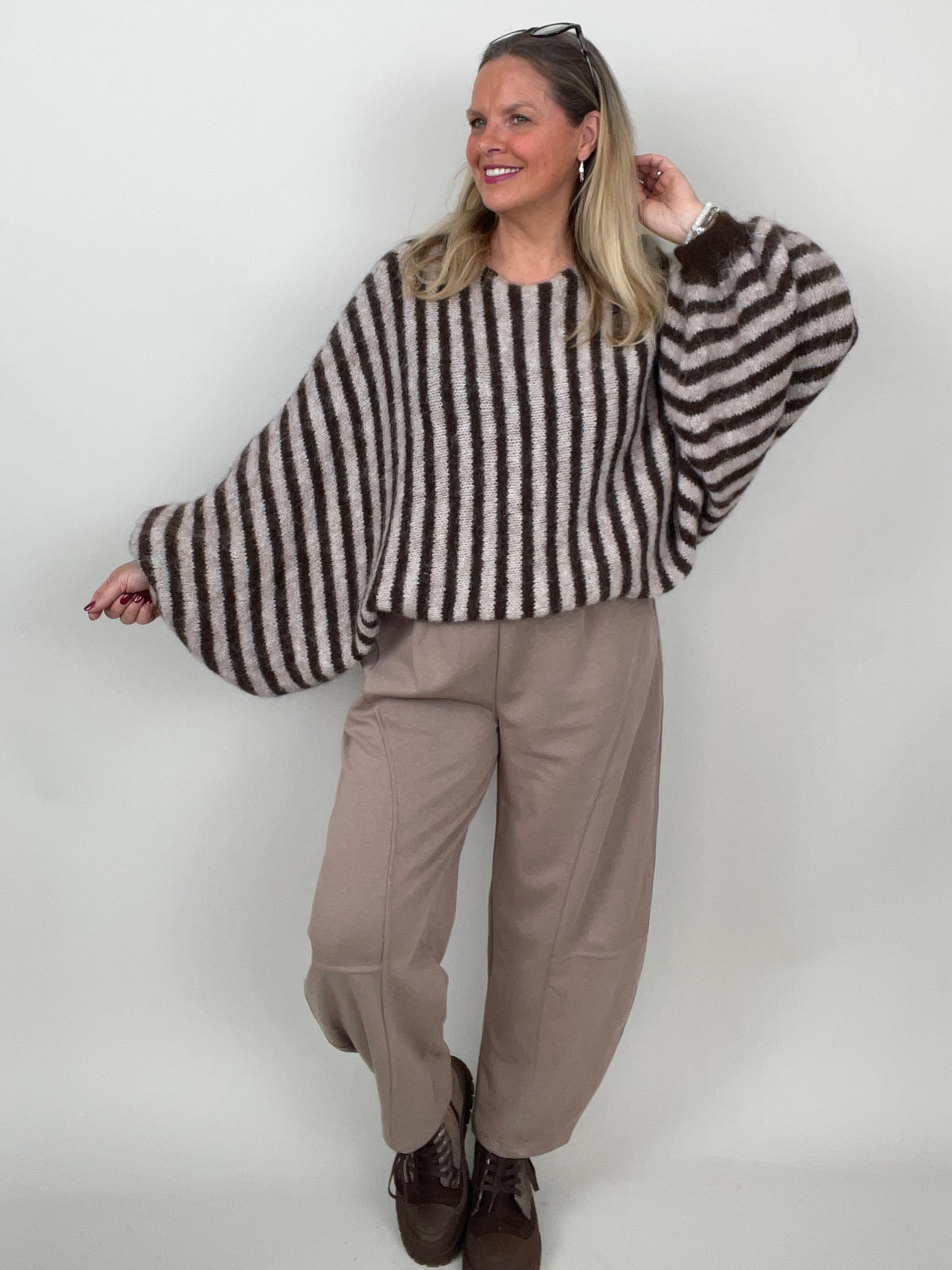 Pullover mit Fledermaus-Ärmeln Streifen in Taupe/Mokka