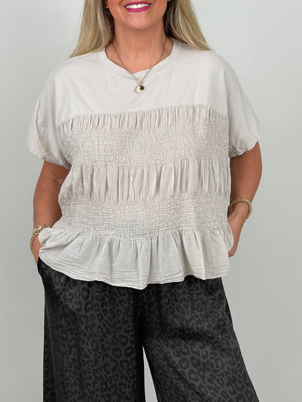 Shirt mit Smok-Details in Beige