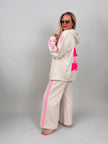 Kapuzenjacke mit Neon-Details in Beige