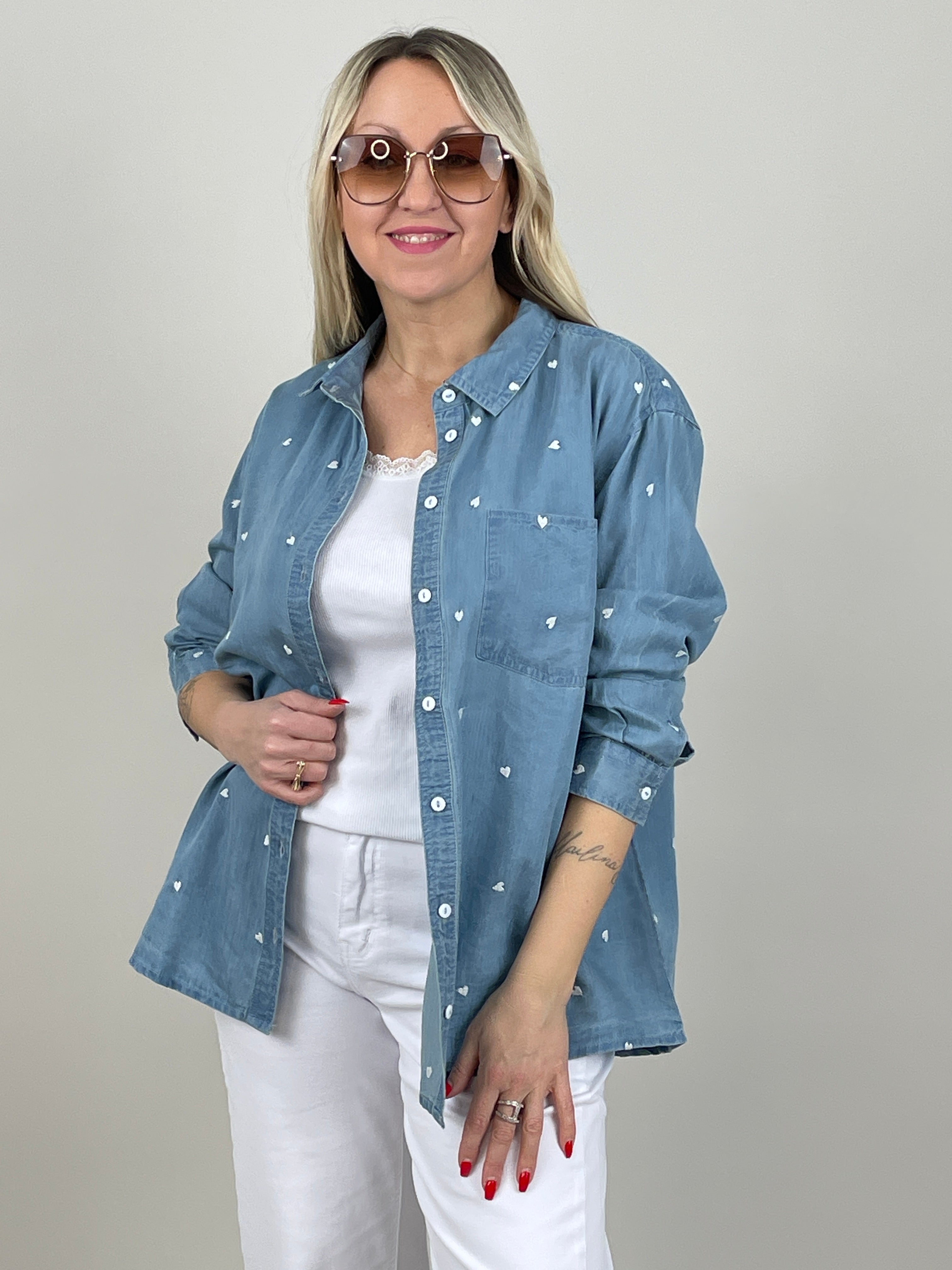 Bluse mit Herzen