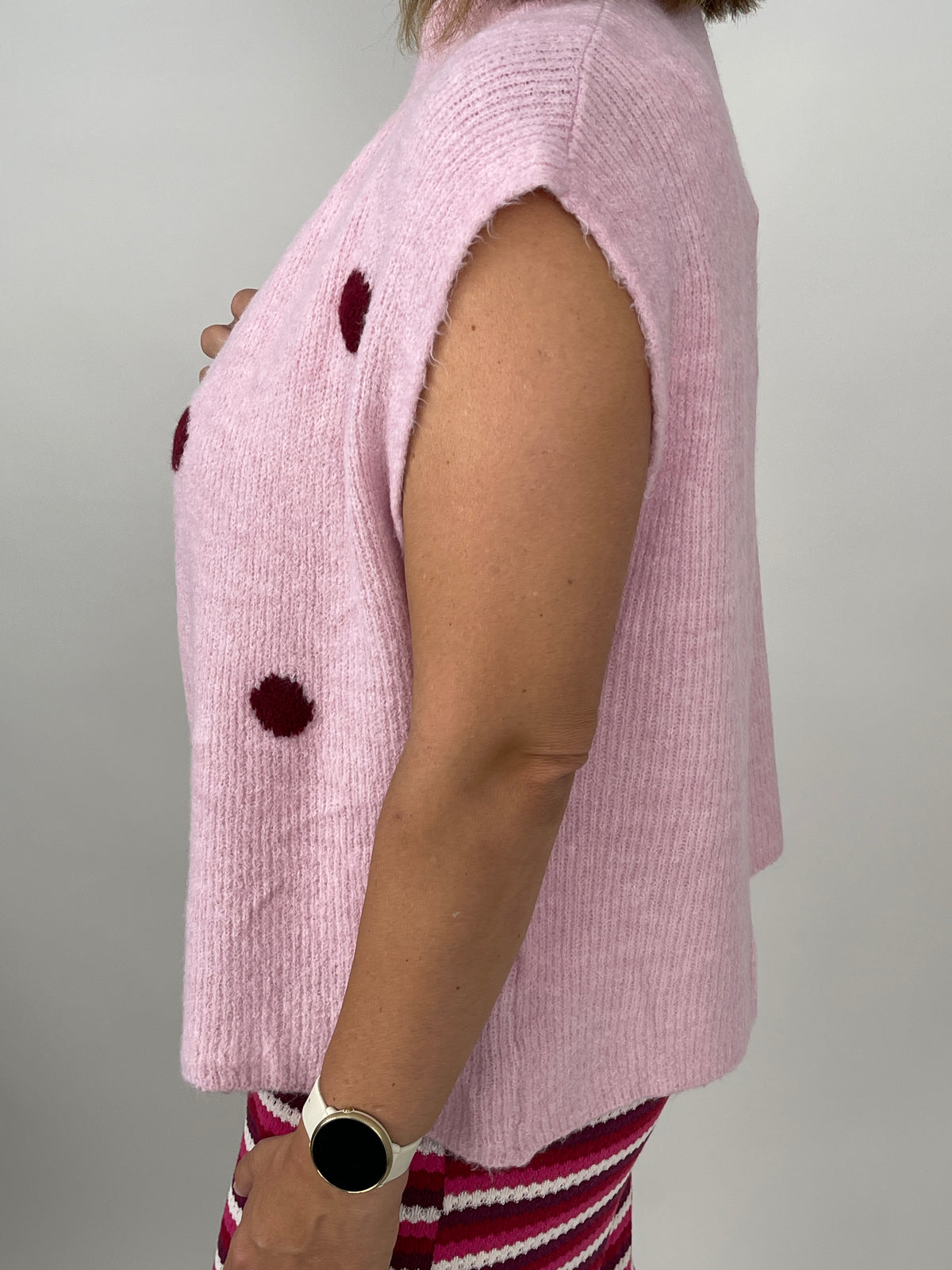 Strickweste mit Punkten & Reißverschluss in Rosa