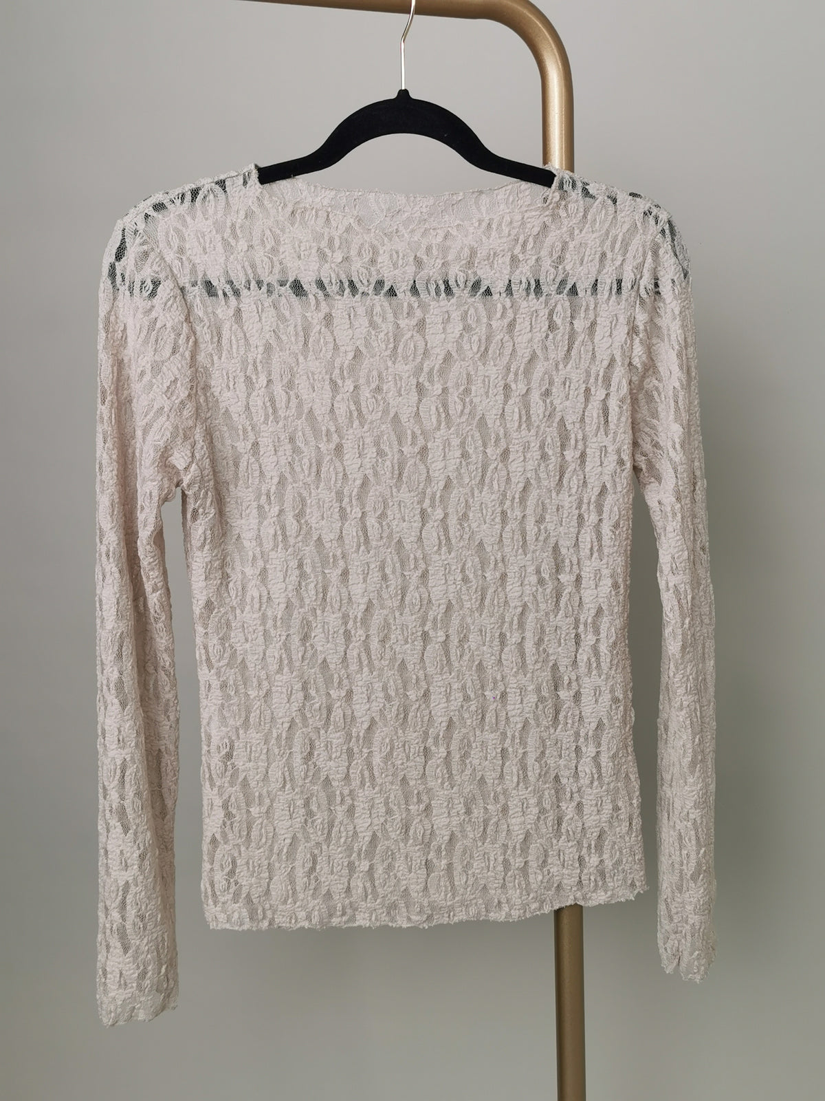 Langarmshirt aus Spitze in versch. Farben