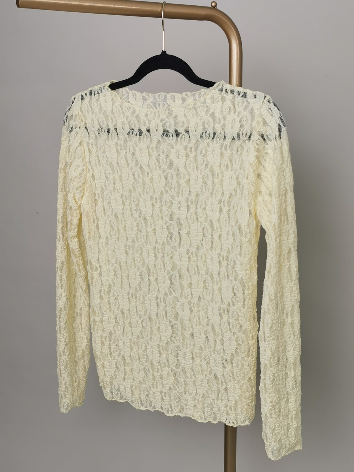 Langarmshirt aus Spitze in versch. Farben