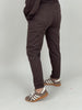 Jogpants mit Nieten-Details in Mokka