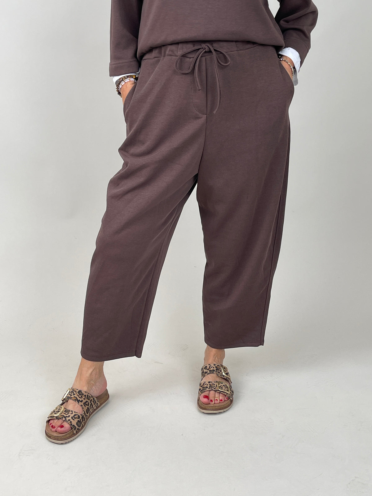 Zweiteiler Sweatshirt & Hose in Mokka