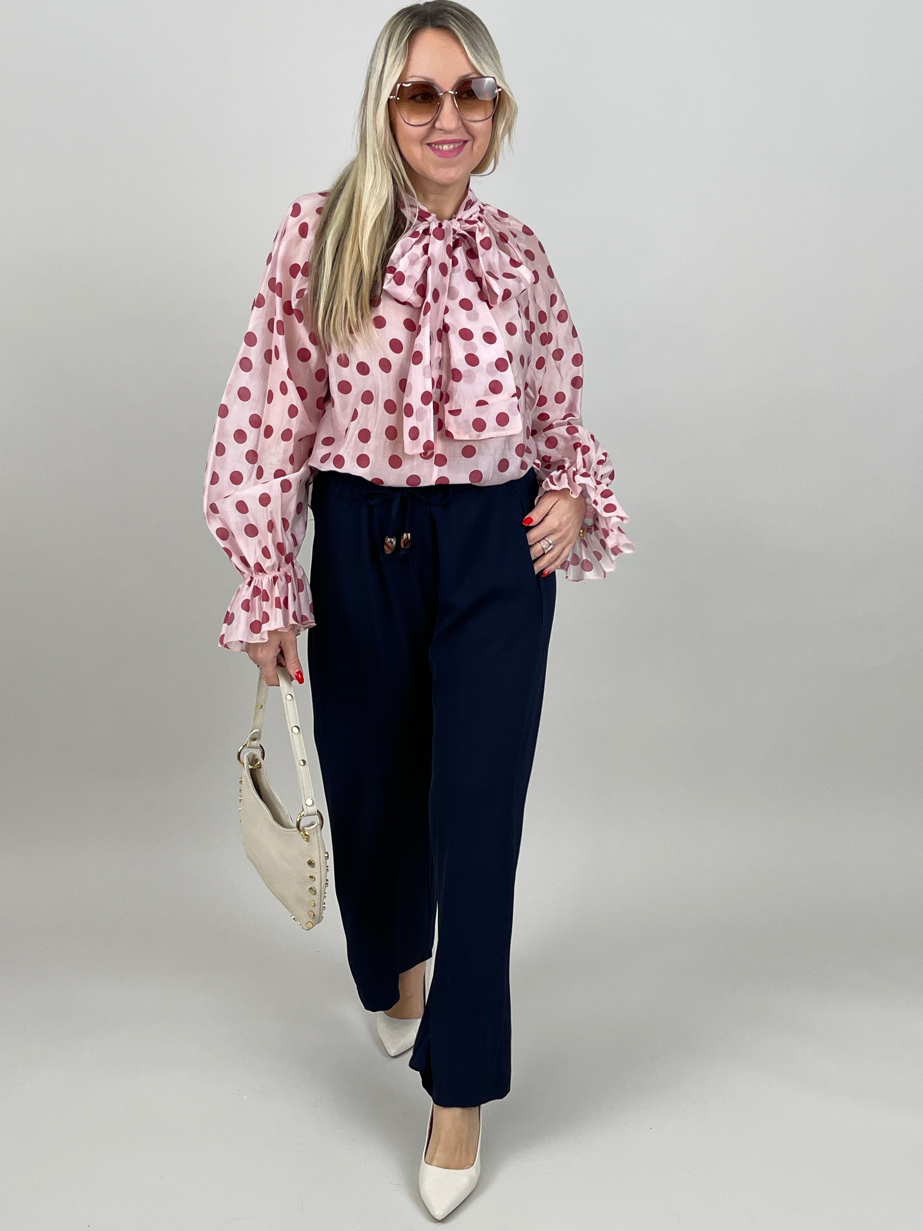 Bluse mit Punkten in Hellrosa/Rot