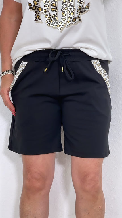 Shorts mit Leo Details in versch. Farben Artikel 4131