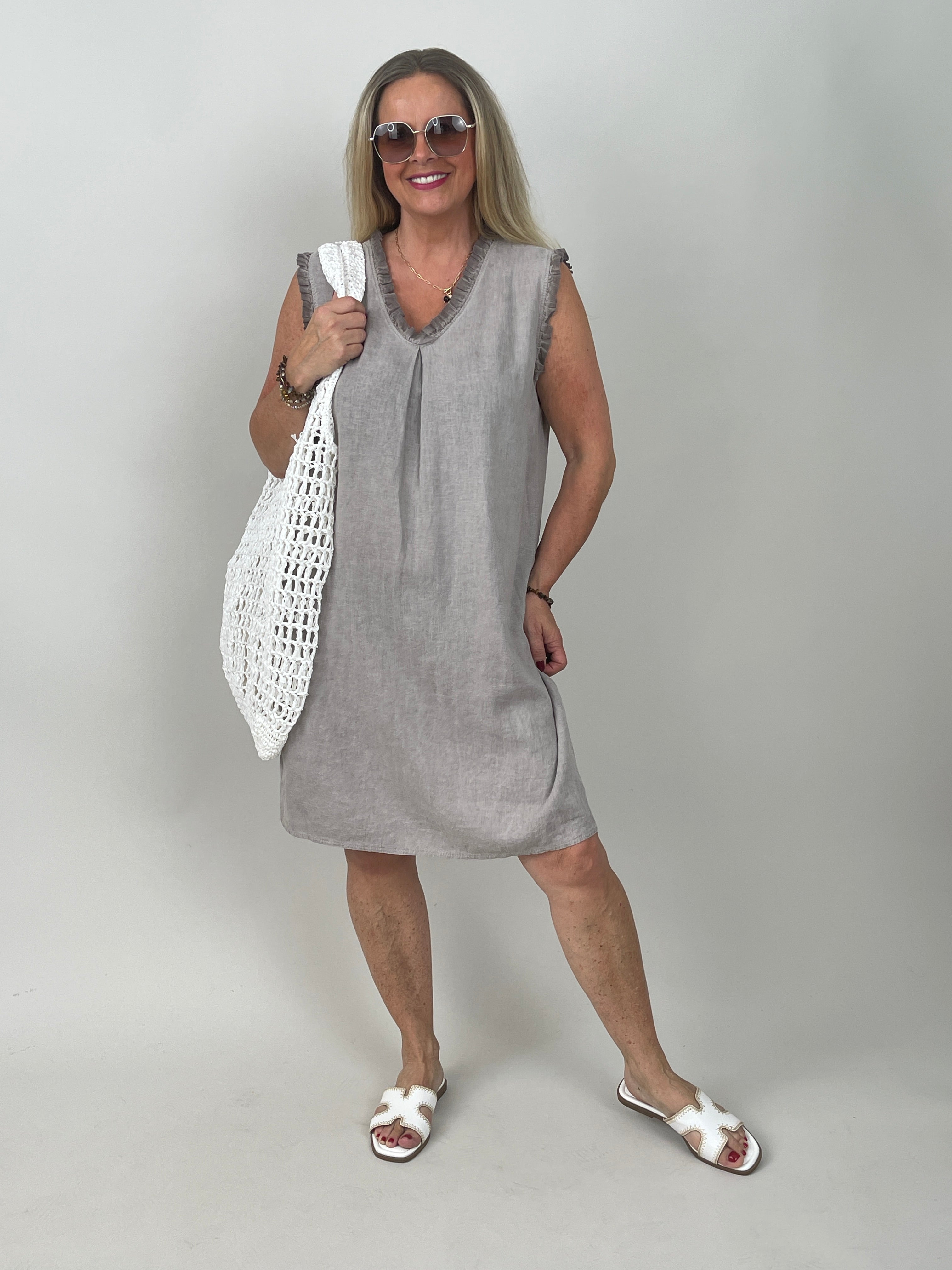 Kleid Leinen mit Rüschen-Details in Taupe