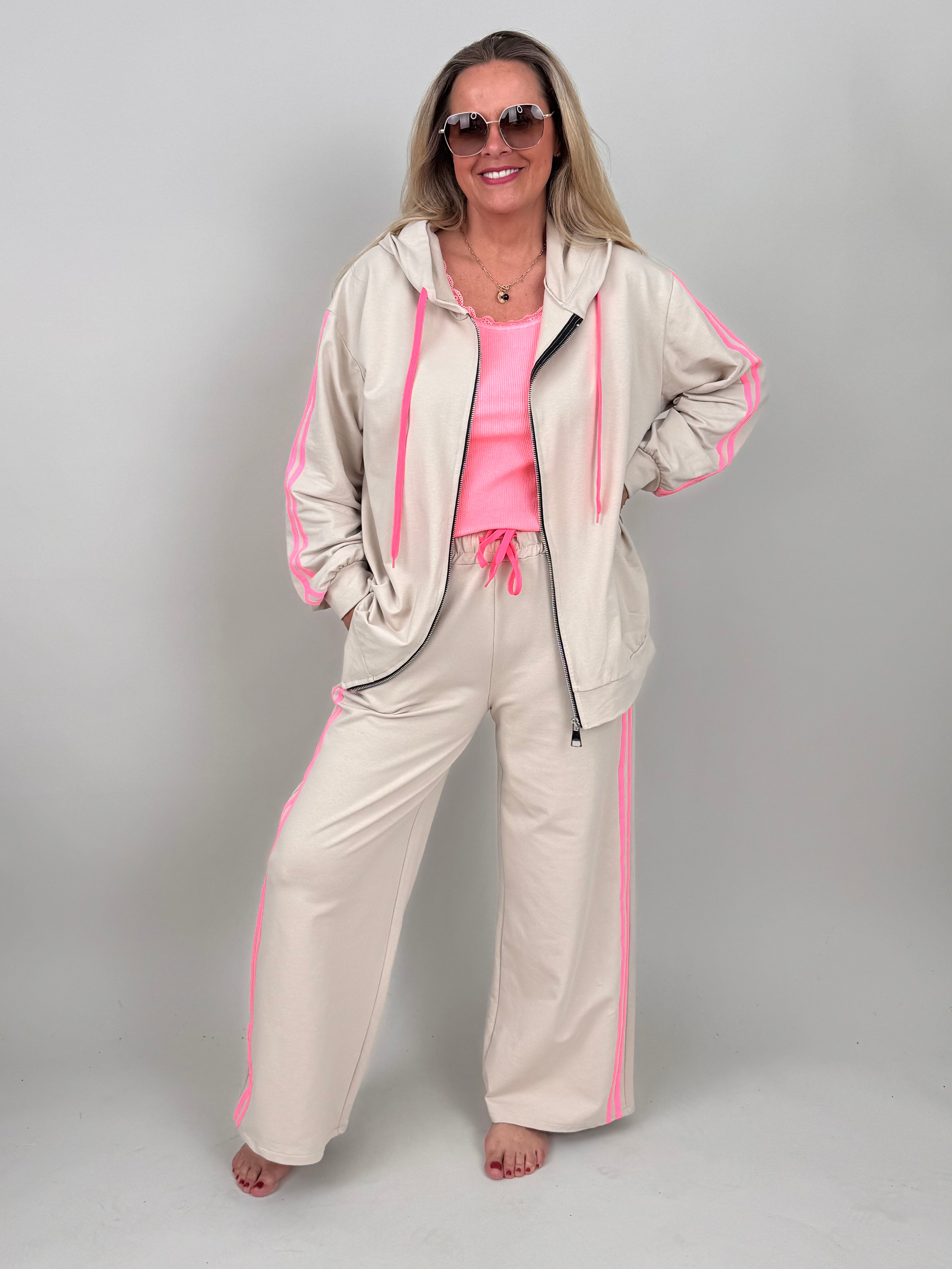 Kapuzenjacke mit Neon-Details in Beige