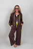 Kapuzenjacke mit Neon-Details in Mokka