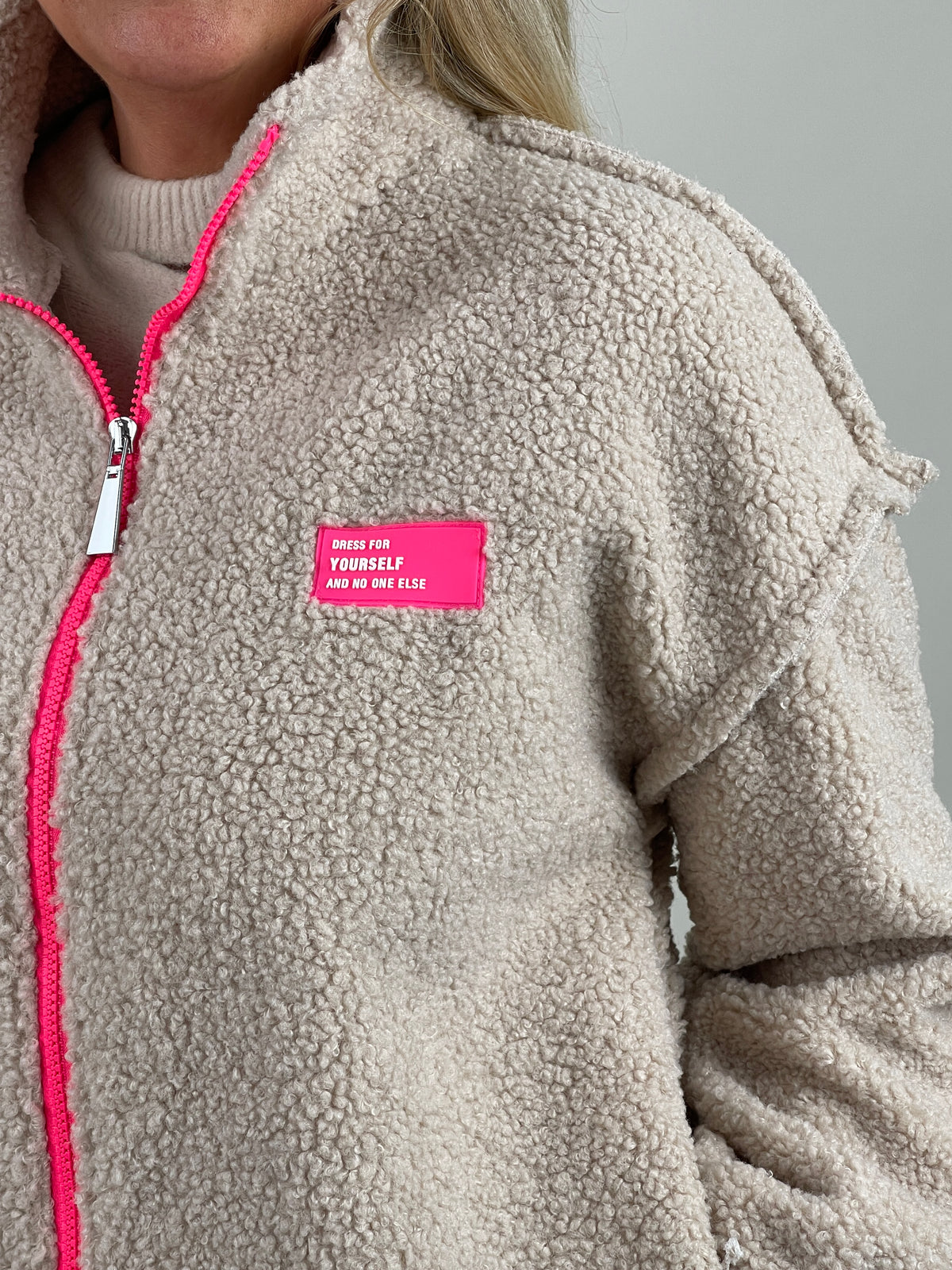 Teddyjacke mit pinken Details