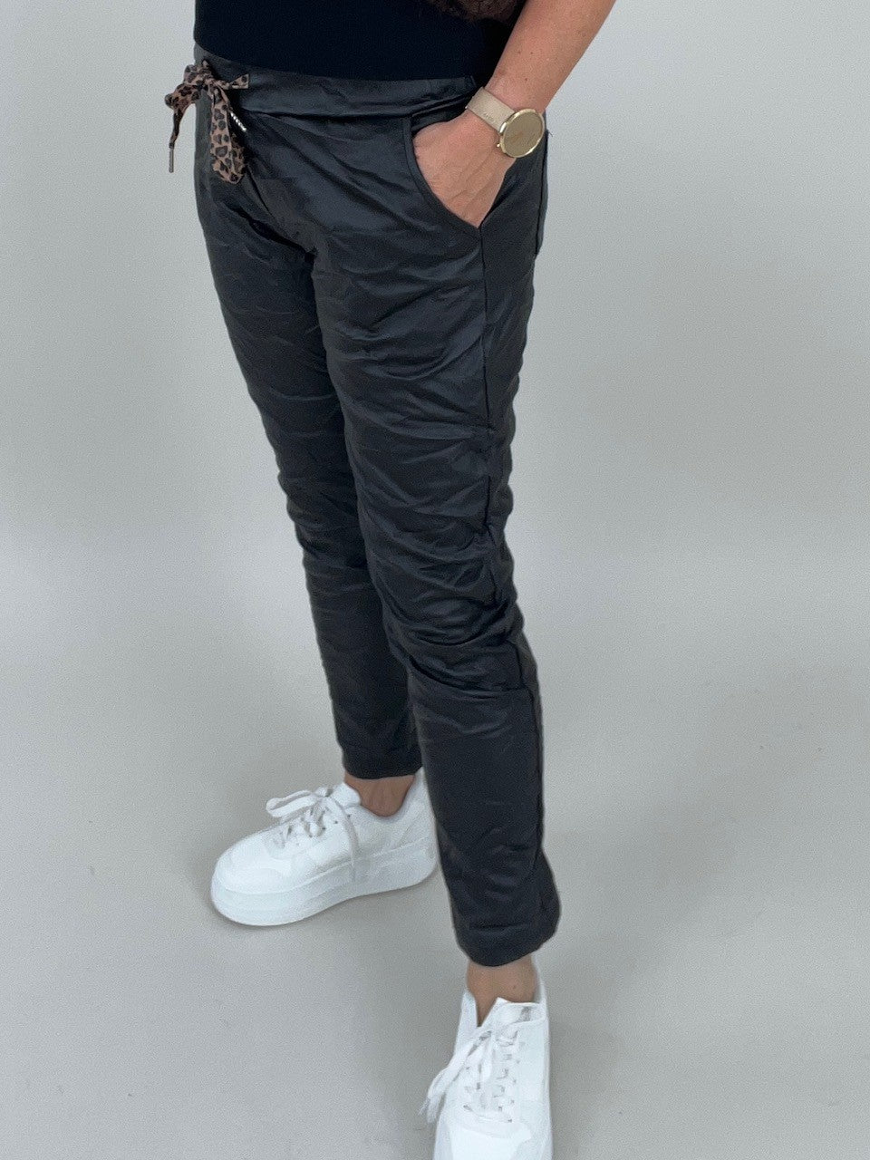 Jogpants Lederoptik Leokordel in Schwarz Artikel 6290