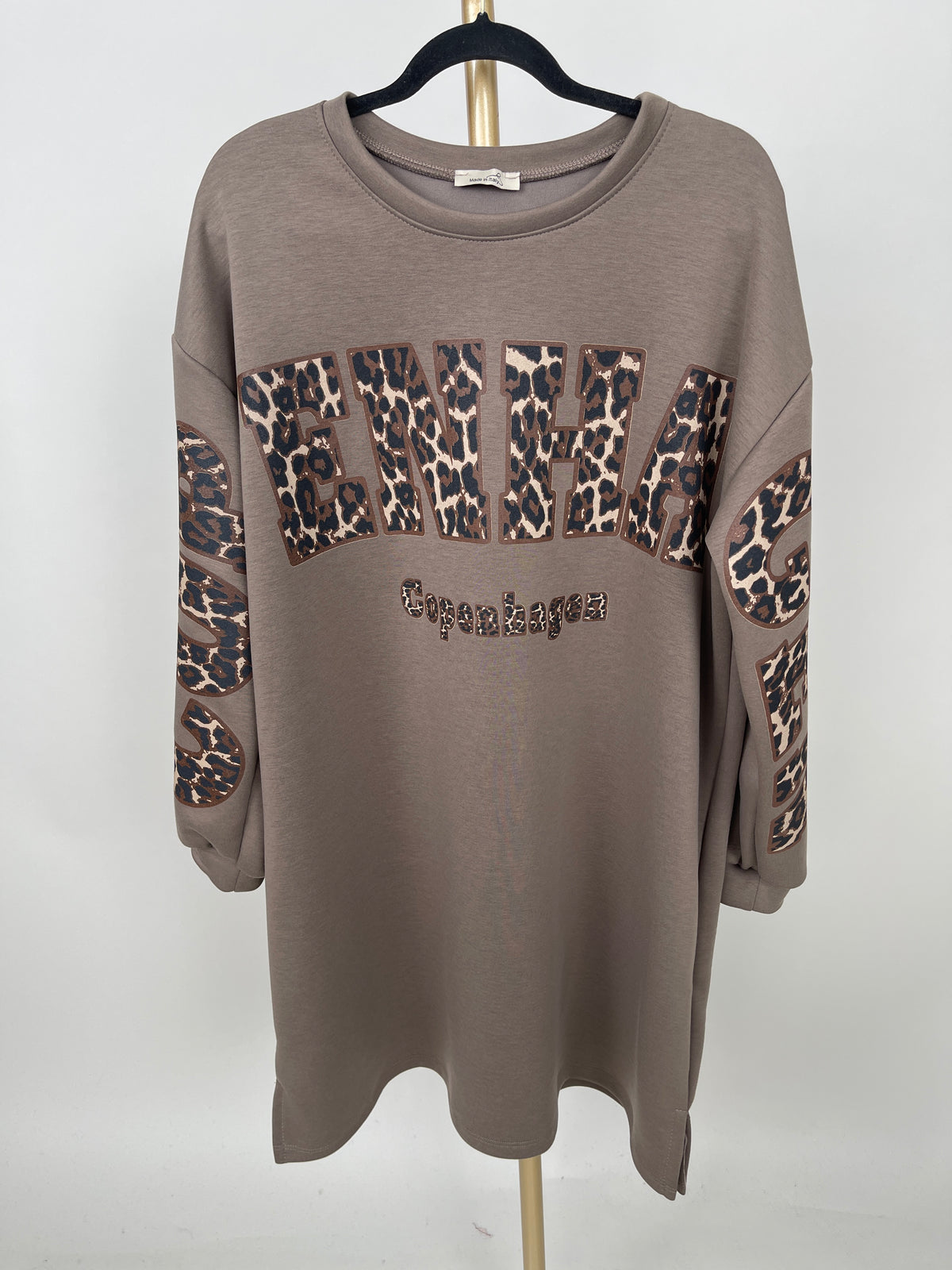 Sweatshirtkleid Copenhagen-Leoprint in Taupe