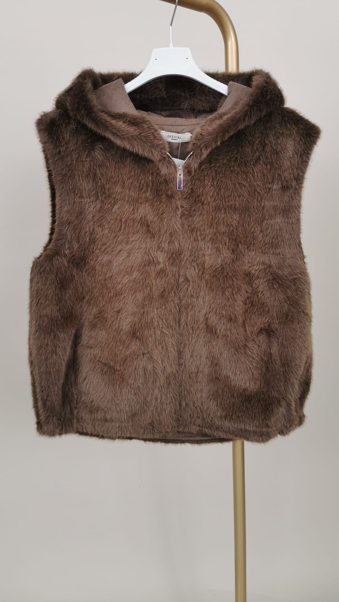 Kunstfellweste mit Kapuze in Taupe