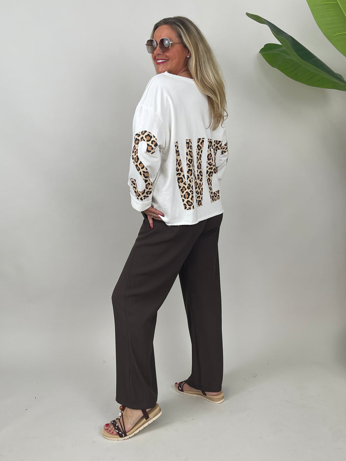 Sweatshirt Leo Druck Sweet in Offwhite