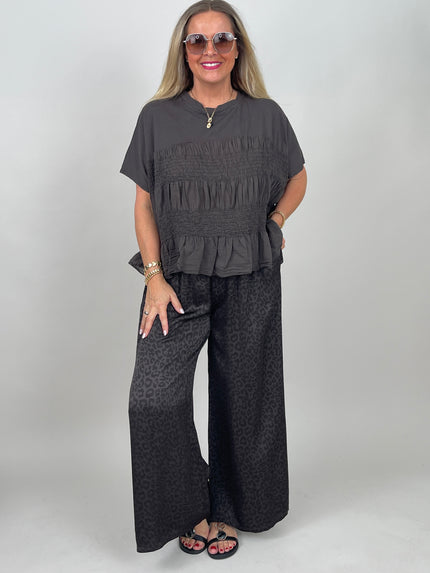 Shirt mit Smok-Details in Mokka