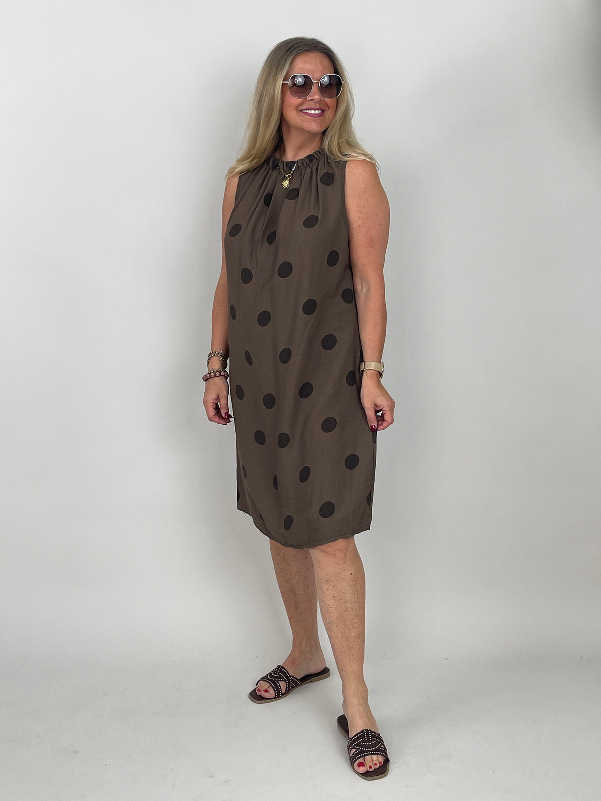 Kleid Punkte in Mokka