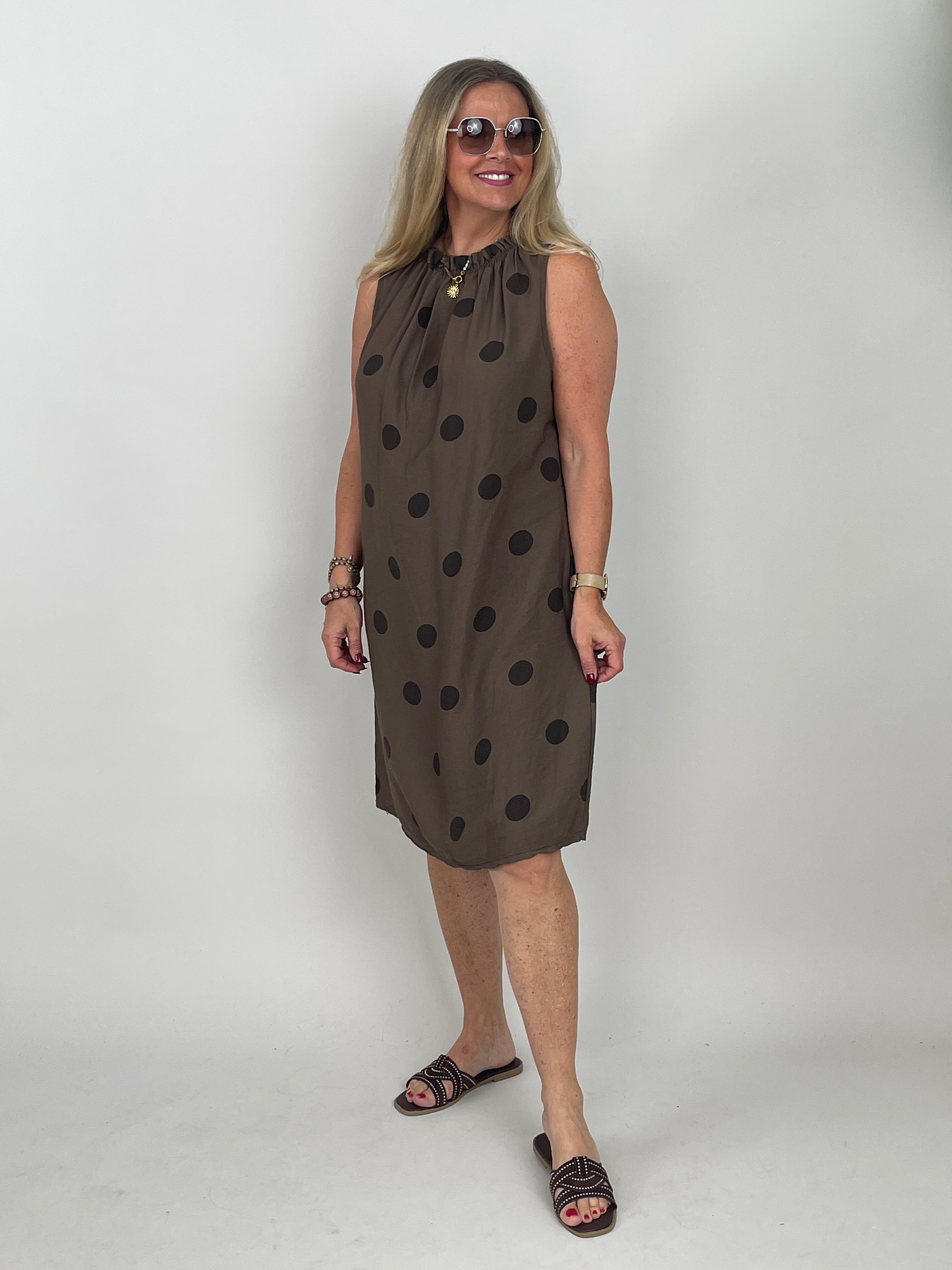 Kleid Punkte in Mokka