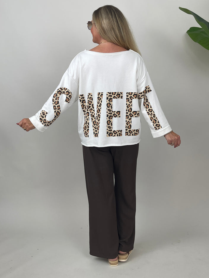 Sweatshirt Leo Druck Sweet in Offwhite