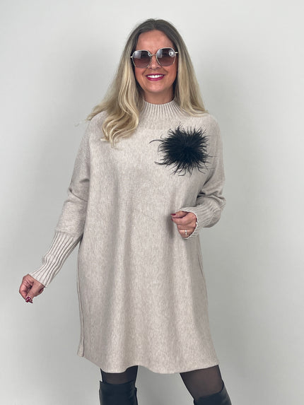 Pulloverkleid mit Stehkragen in Beige