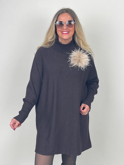 Pulloverkleid mit Stehkragen in Mokka
