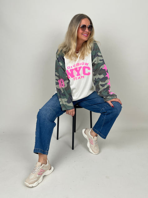 Sweatshirt mit Camouflage-Ärmeln und Pinken Sternen