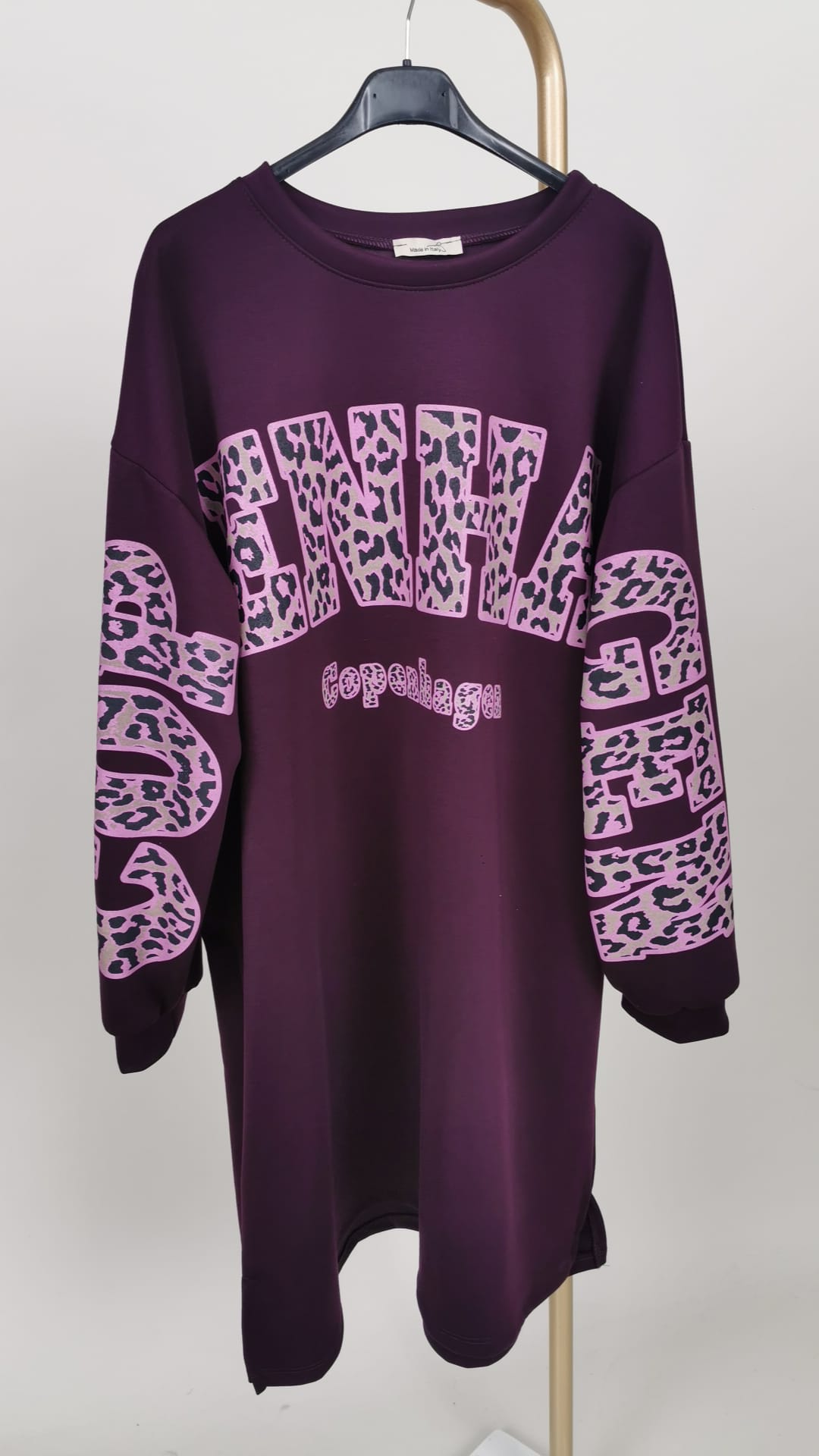 Sweatshirtkleid Copenhagen-Leoprint in Aubergine