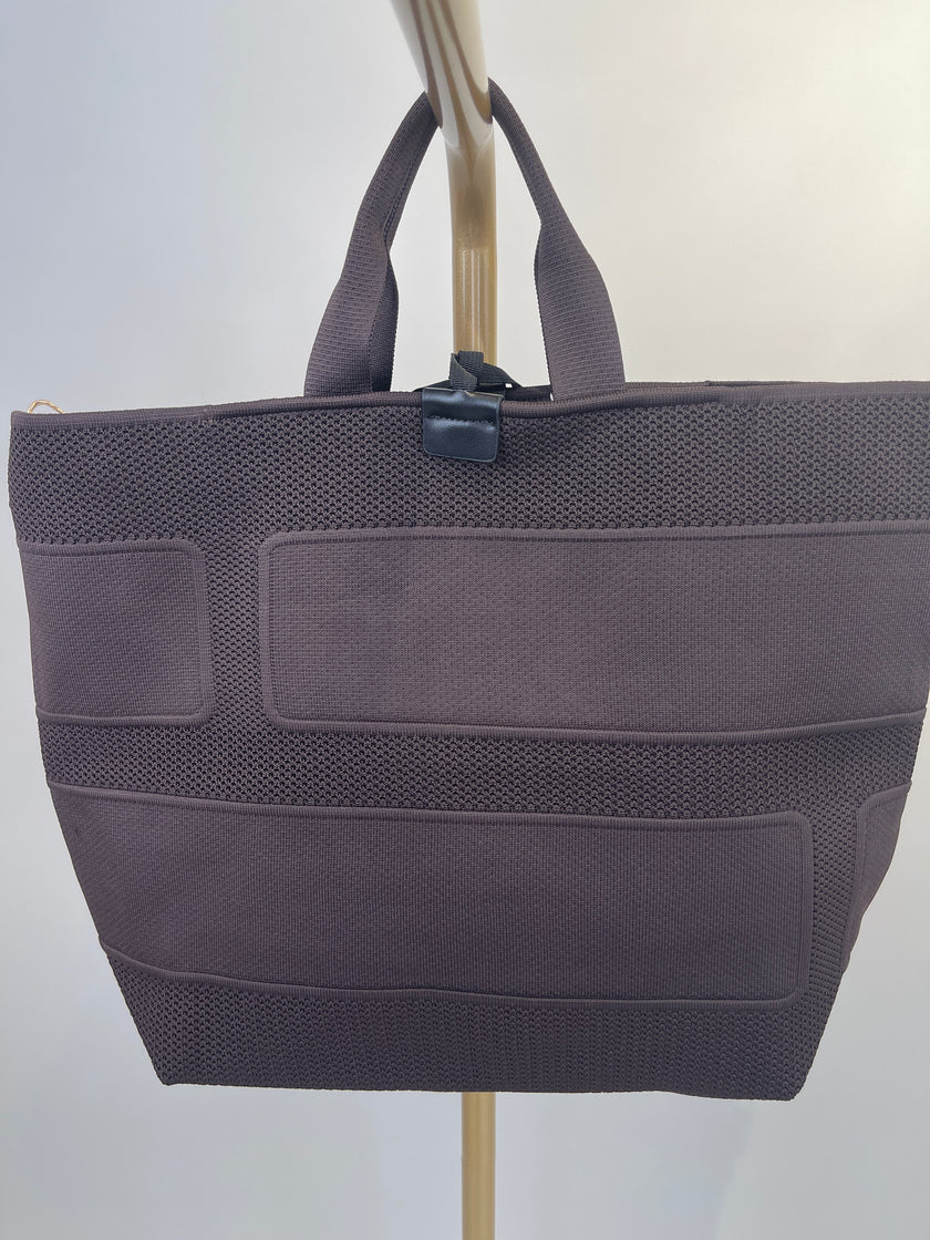 Stylischer Shopper in Mokka