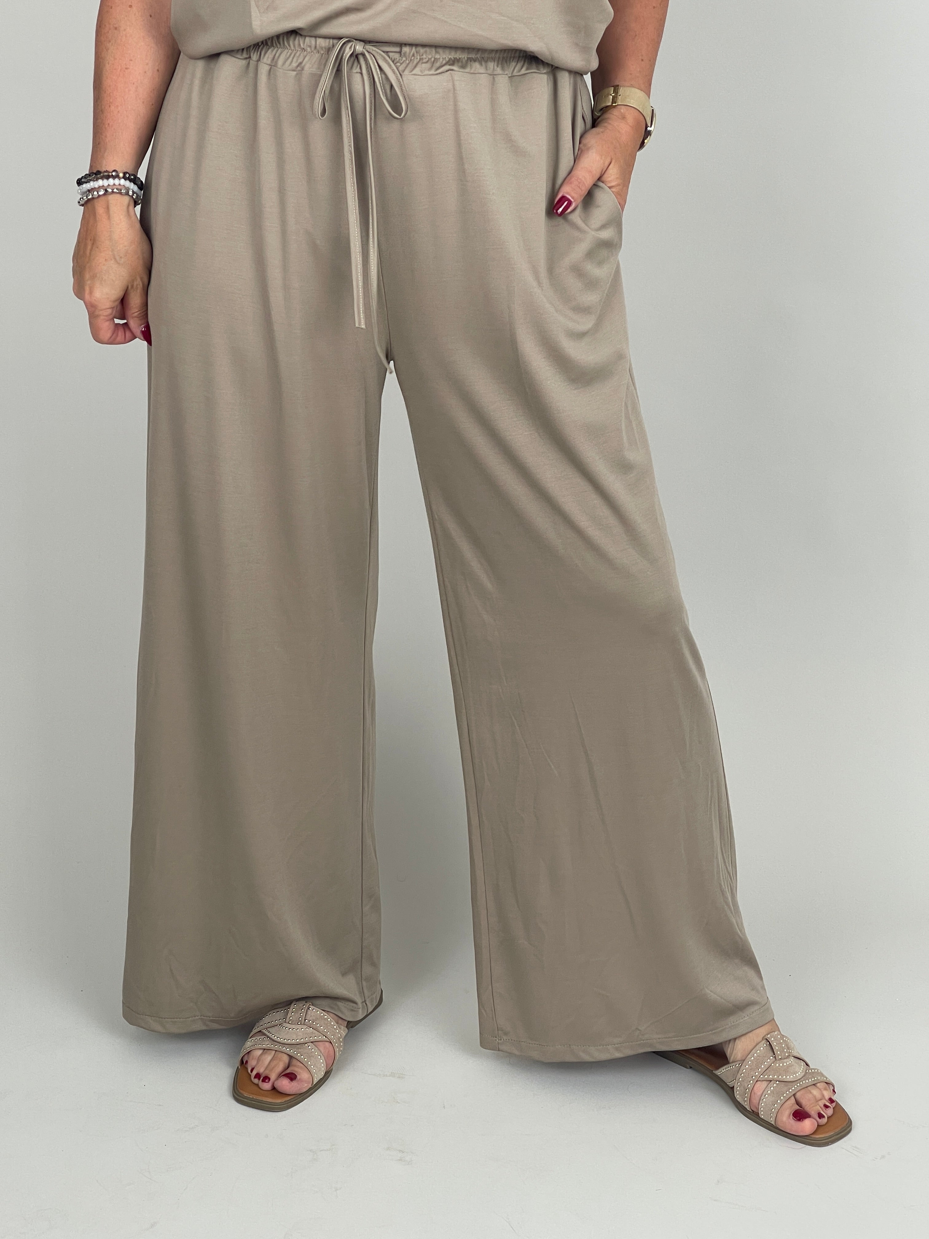 Hose Butterstoff in Taupe