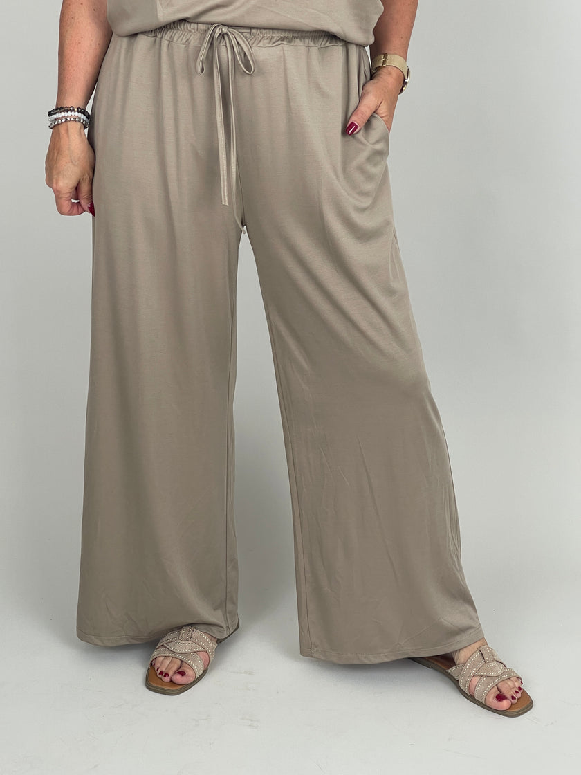 Hose Butterstoff in Taupe