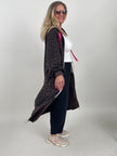 Leo Sweatmantel mit pinken Details in Mokka