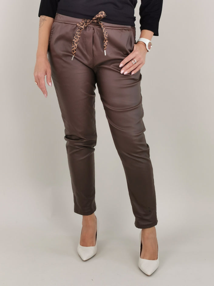 Jogpants Lederoptik Leokordel in Mokka Artikel 6326