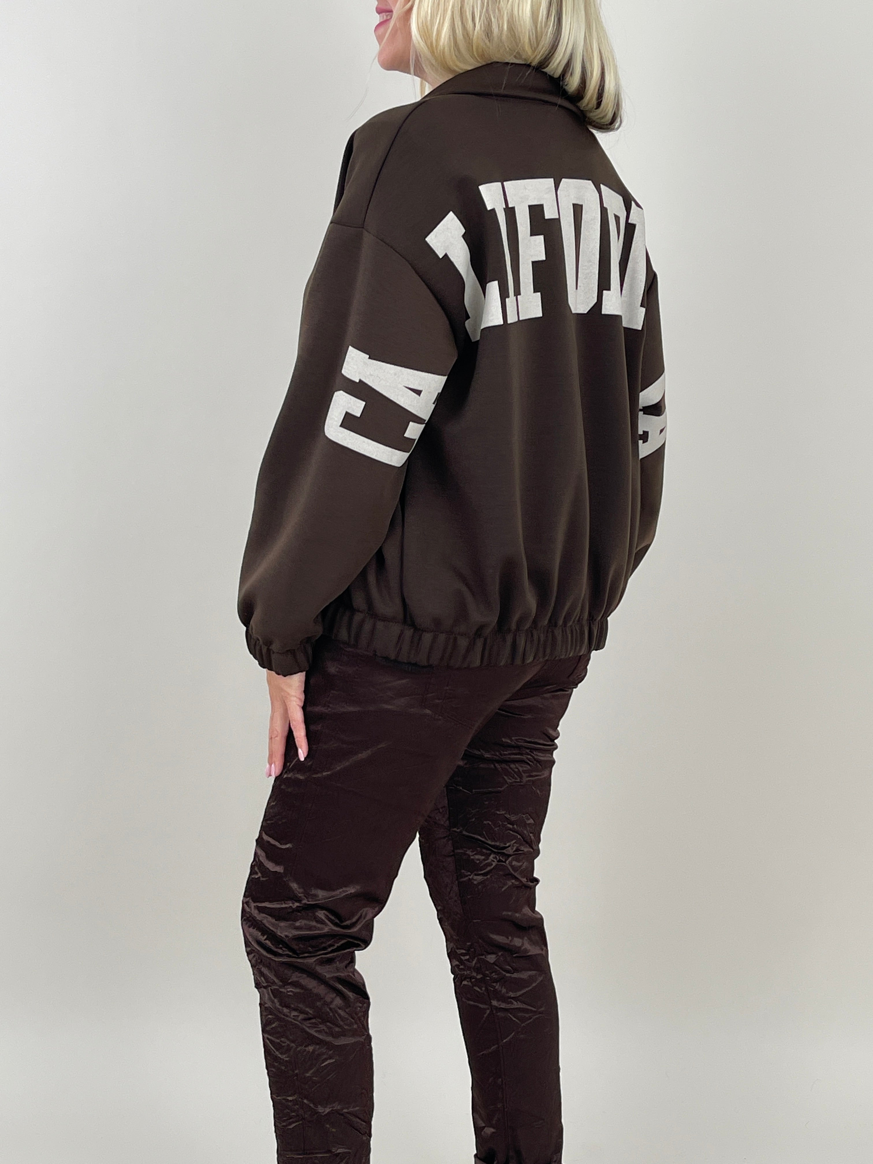 Sweatjacke mit Schriftzug in Mokka Artikel 6264