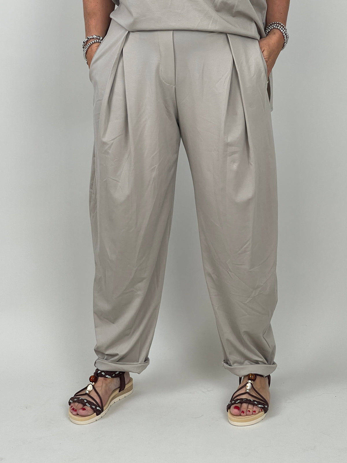 Hose Bundfalten Butterstoff helles Taupe