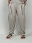 Hose Bundfalten Butterstoff helles Taupe
