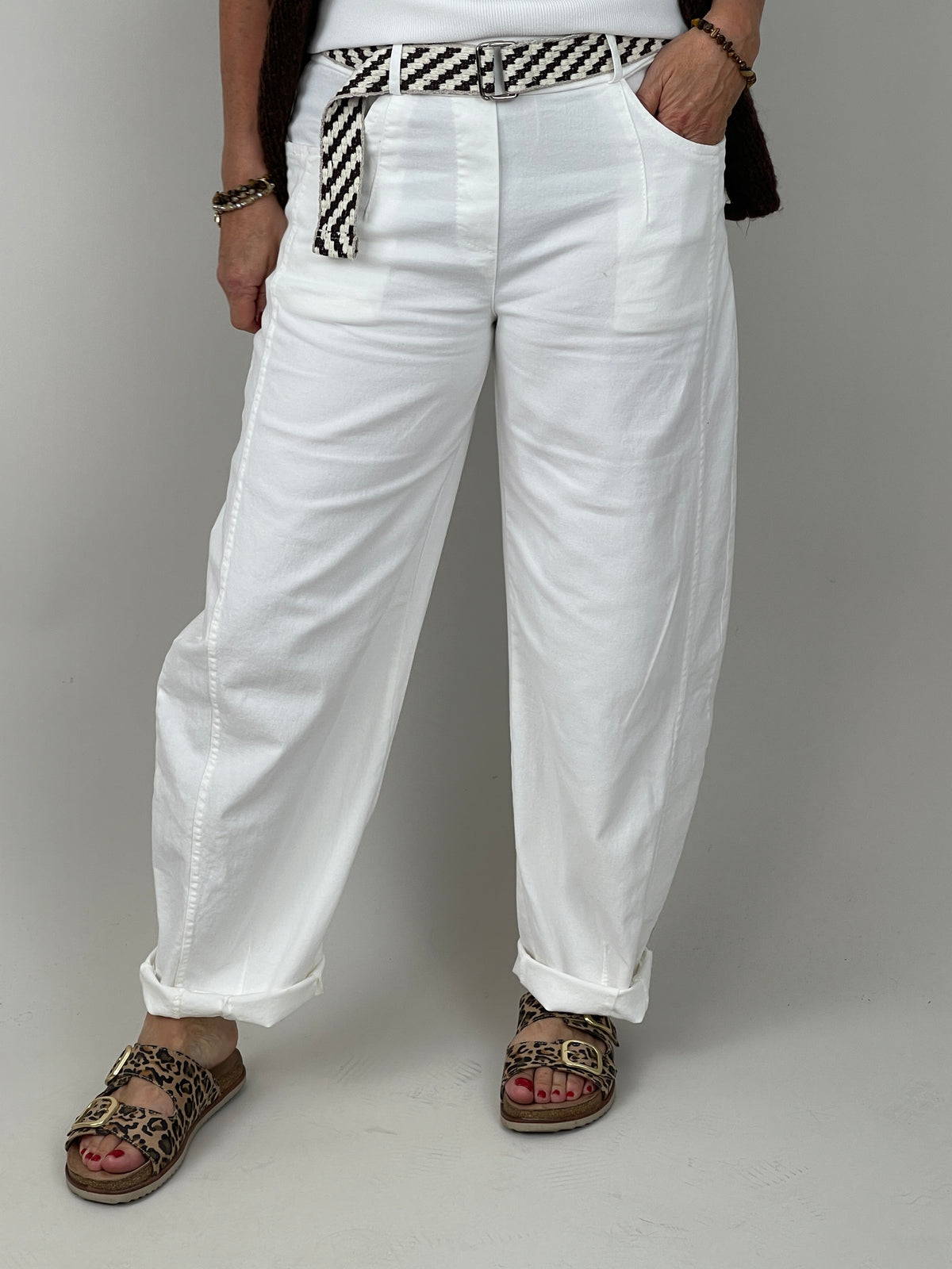 Ballon-Hose mit Gürtel in Offwhite