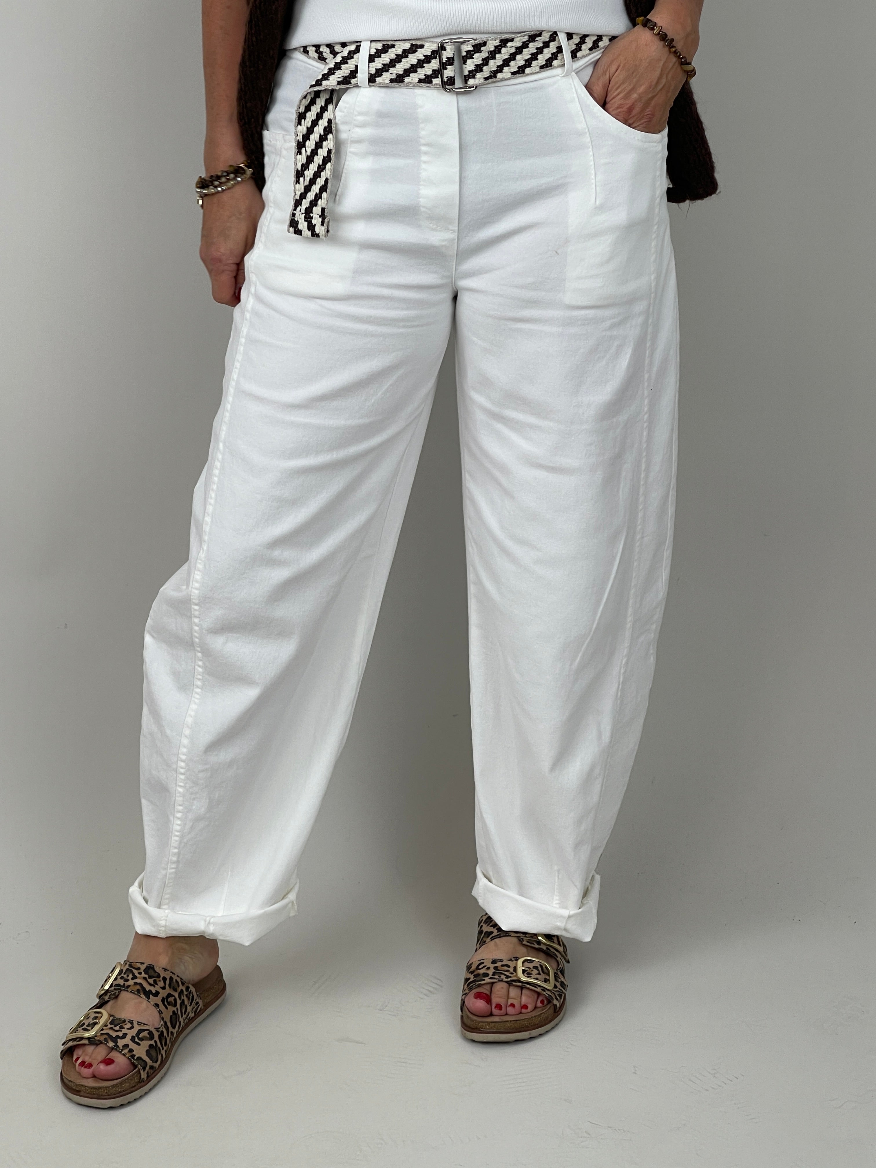 Ballon-Hose mit Gürtel in Offwhite
