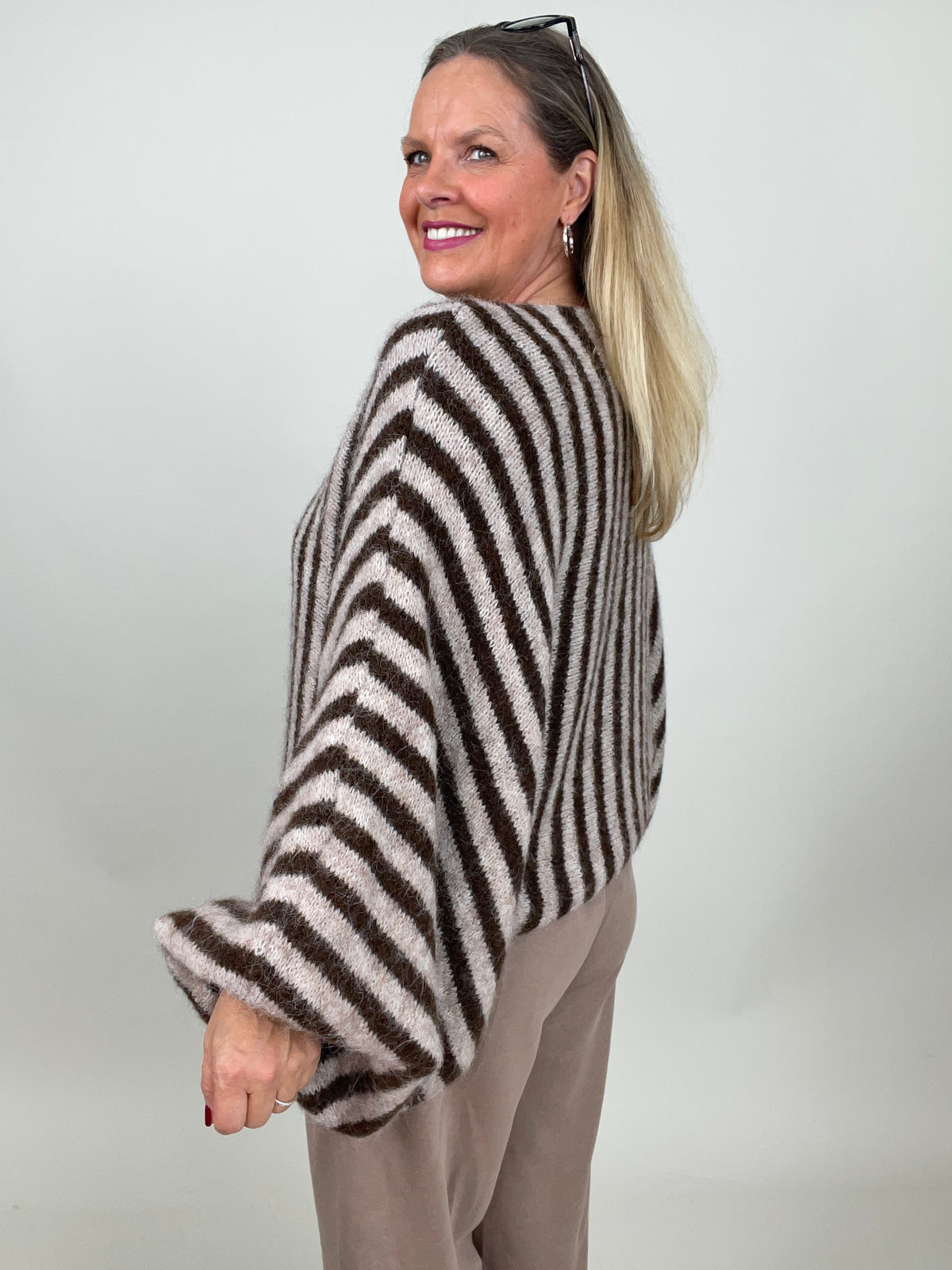 Pullover mit Fledermaus-Ärmeln Streifen in Taupe/Mokka