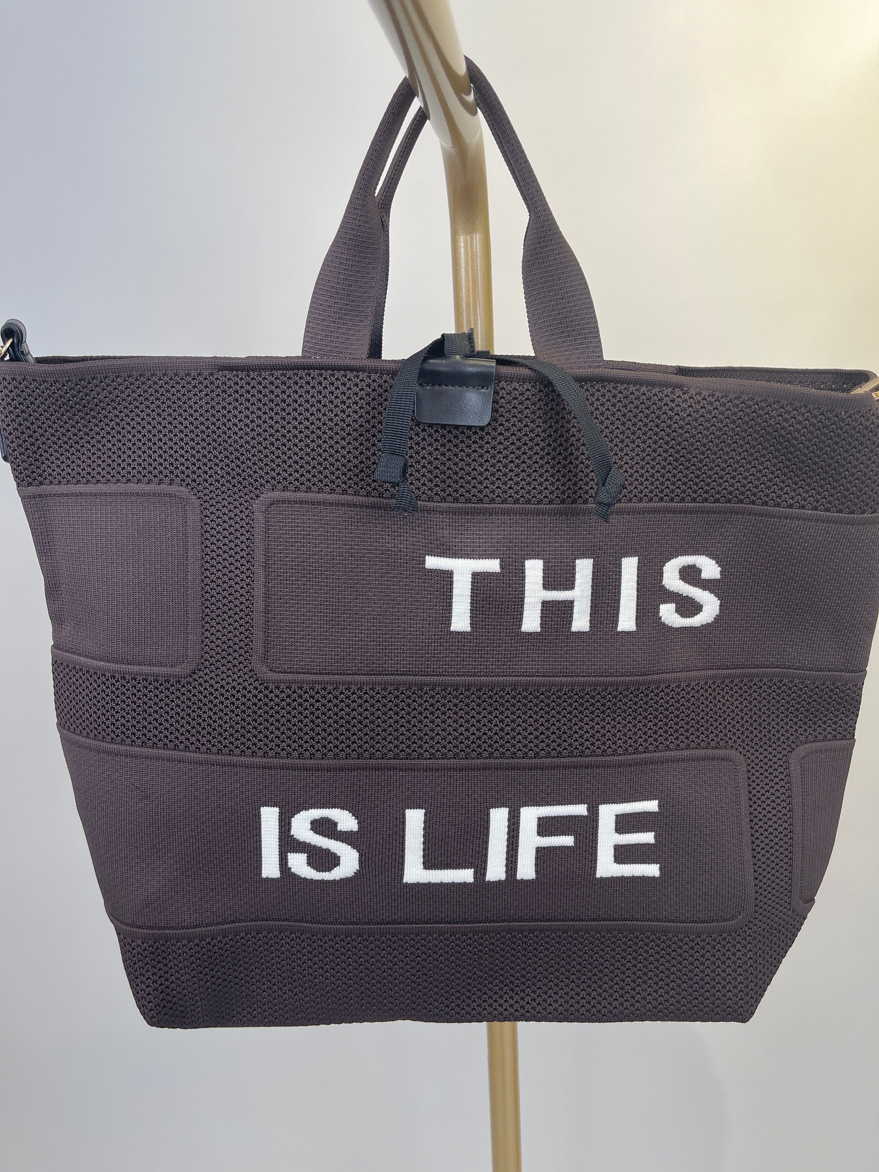 Stylischer Shopper in Mokka