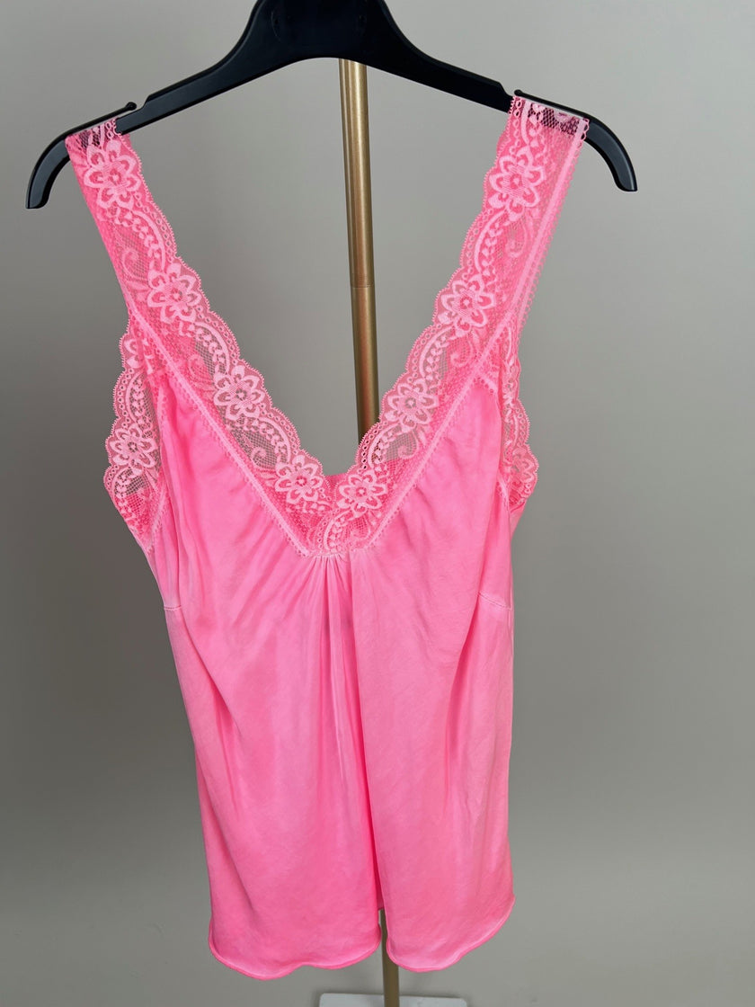 Top Satin-Optik mit Spitze in versch. Farben Artikel 5951