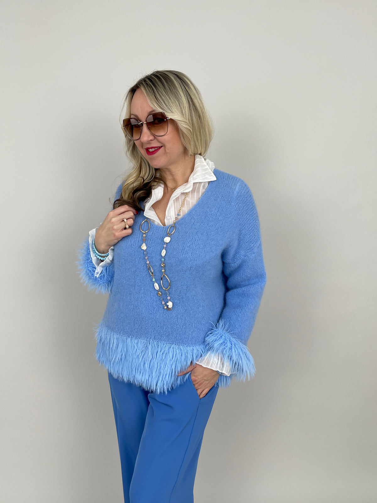 Pullover mit Fransen in Blau