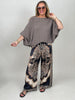 Strickpullover mit ausgefallenem Ärmel in Taupe
