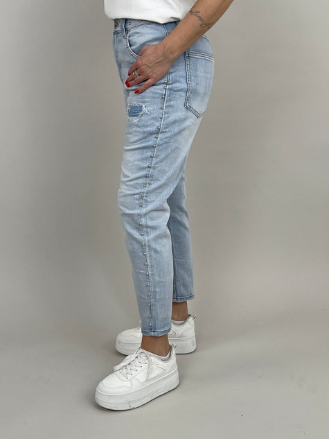 Jeans Nieten helle Waschung Art. 6867